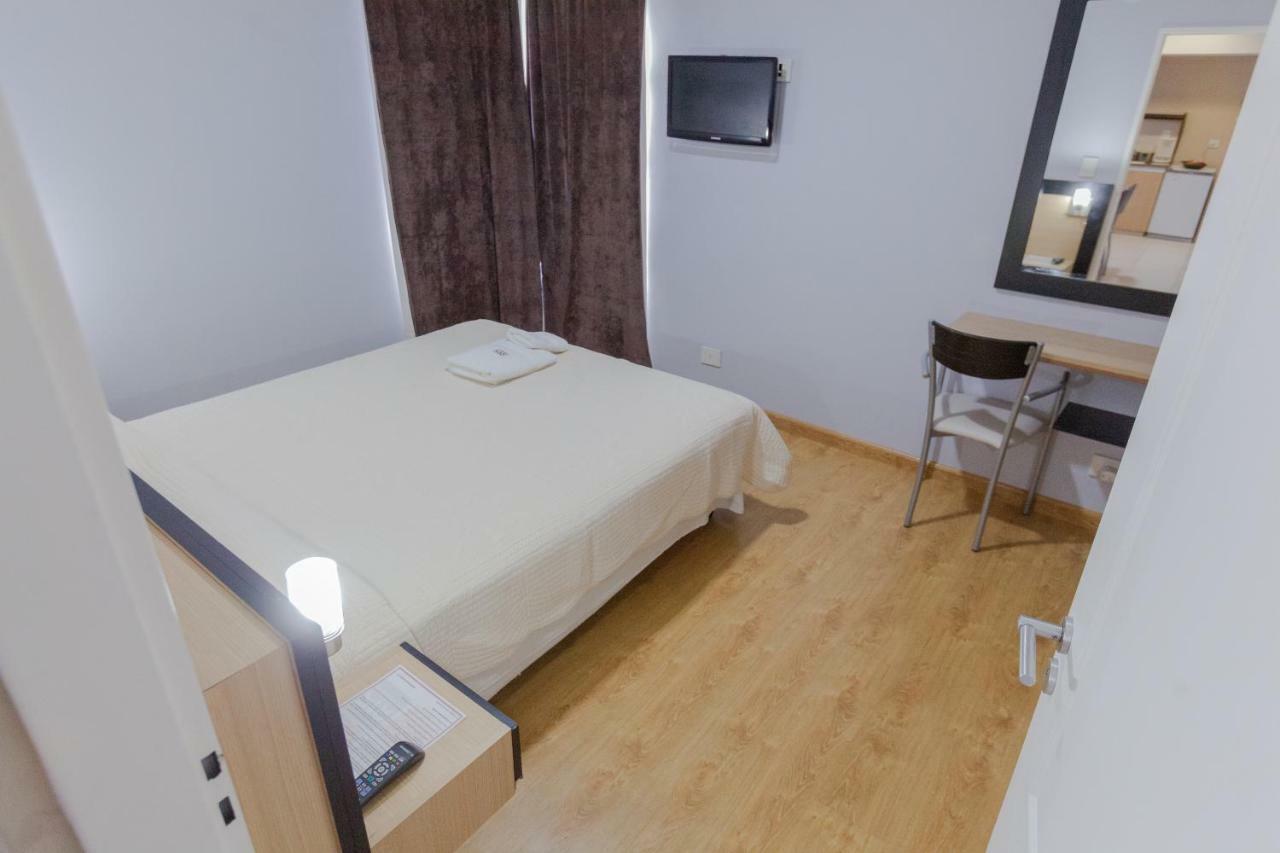 Apart Hotel Rivadavia 815 เนวเก็น ภายนอก รูปภาพ