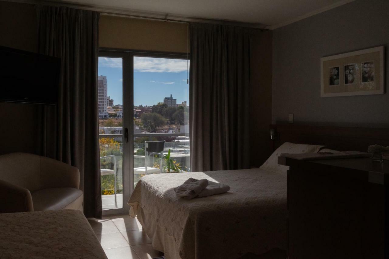 Apart Hotel Rivadavia 815 เนวเก็น ภายนอก รูปภาพ